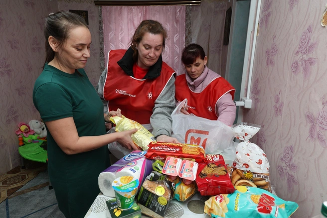 Визит волотнетов всегда заканчивается чаепитием и накрытым столом | Источник: Артем Краснов