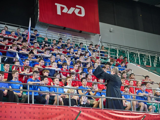 «Локомотив-Арена» стала главной площадкой праздника 4 ноября. Здесь проходил региональный фестиваль «Народное единство» для всех возрастов. | Источник: Александр Ощепков/NGS.RU