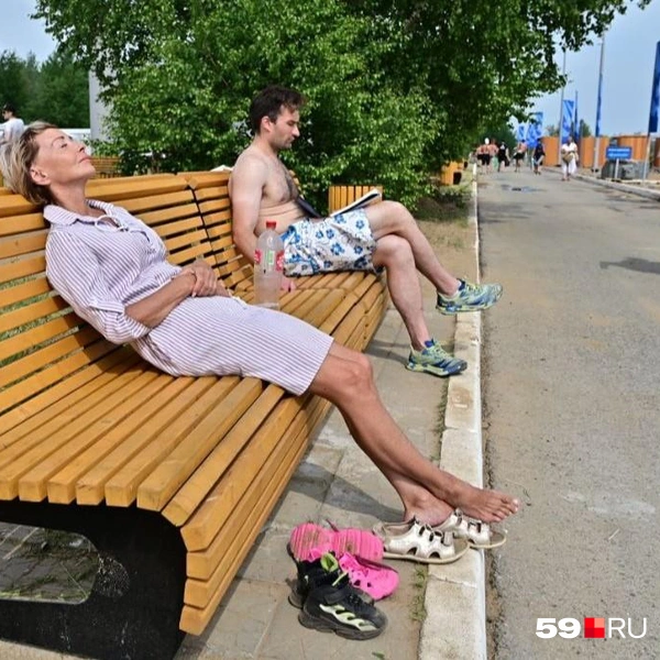 А можно просто расслабленно нежиться на солнце  | Источник: Василина Любимова / 59.RU