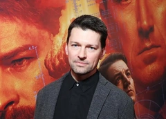 Страхов, Носик, Месхи, Кяро: красавцы актеры на закрытой премьере шпионской драмы «Берлинская жара»