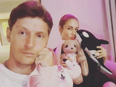 Не показали дочь даже в день рождения: почему Воля и Утяшева скрывают лица своих детей