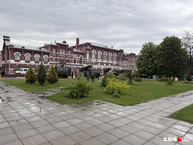 На Театральной площади Саратова появится много цветов | Источник: Сергей Петунин / 164.RU