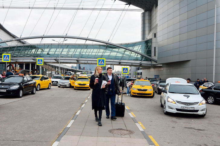 Почему таксисты в аэропортах всех бесят (даже Грефа)