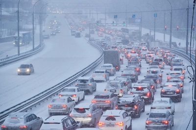 Новосибирск вечером сковали 10-балльные пробки