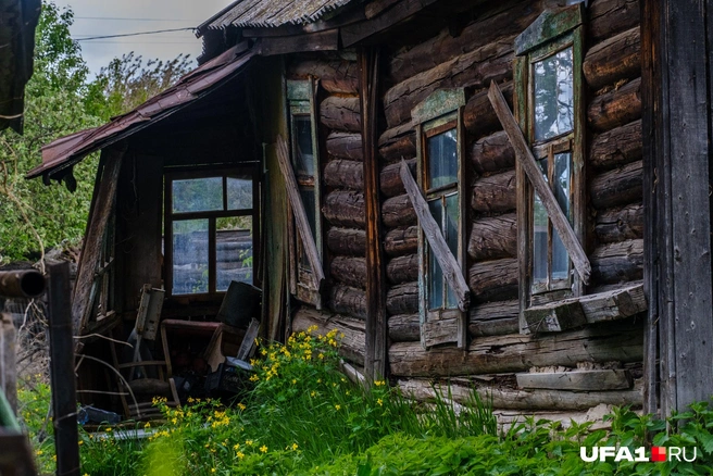 Крыльцо покосилось | Источник: Булат Салихов / UFA1.RU