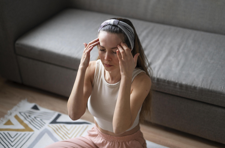 Почему после родов болит голова: 12 возможных причин — не игнорируйте их