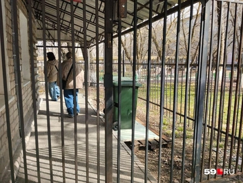 Вход в общежитие надежно защищен и просматривается по камере | Источник: Ольга Якунчева / 59.RU
