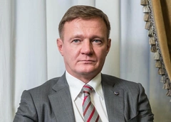 Дочь Старовойта на кладбище: «Ты не увидишь, как я окончу университет, как стану врачом… Помним и любим!»