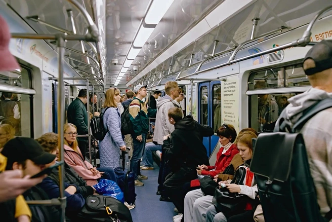 Активнее всего метро в Екатеринбурге используют люди в возрасте от 25 до 49 лет | Источник: «Такса»