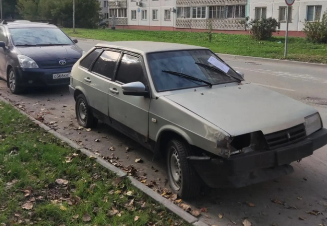 Автомобиль стоит на улице Лежена | Источник: Мэрия Новосибирска