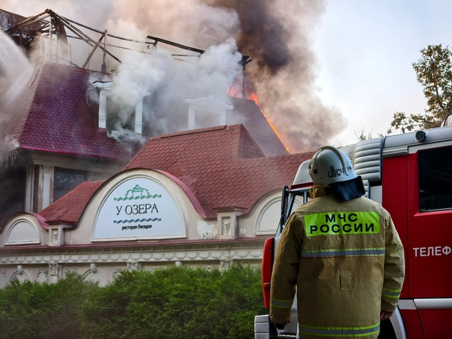 Ресторан расположен в лесополосе неподалеку от проспекта Октября | Источник: Булат Салихов / UFA1.RU