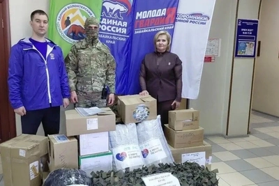 В Чите депутаты и волонтеры собрали гумпомощь бойцам СВО