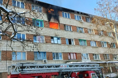 Волгоград: пожар в многоквартирном доме оставил жильцов без света