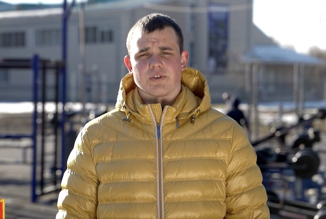 Егор занимается спортом | Источник: rutube.ru