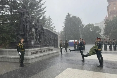 Жители и власти Благовещенска почтили память ветеранов боевых действий
