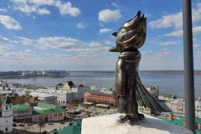 У Нижегородского кремля появились две новые скульптуры