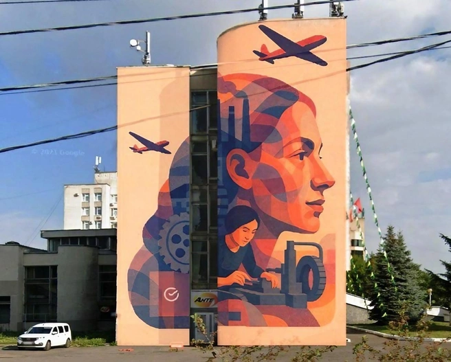 Рисунок посвящен 80-летию Великой Победы | Источник: «Мэр Омска Сергей Шелест» / T.me