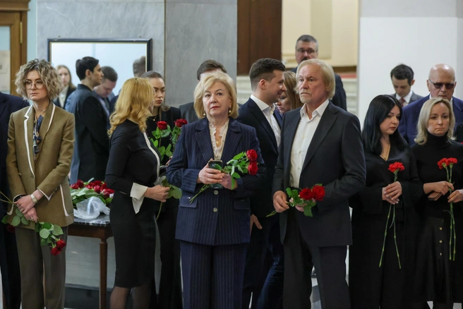 Депутаты Валентина Артамонова и Вадим Булавинов | Источник: помощник Юрия Швыткина
