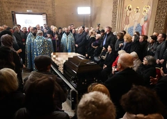 Рыдание, от которого стынет кровь: вся боль Маргариты Симоньян у гроба Тиграна Кеосаяна