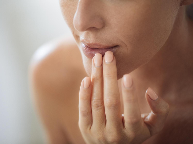 Никто не заметит: хитрость, которая поможет быстро скрыть признаки старения губ