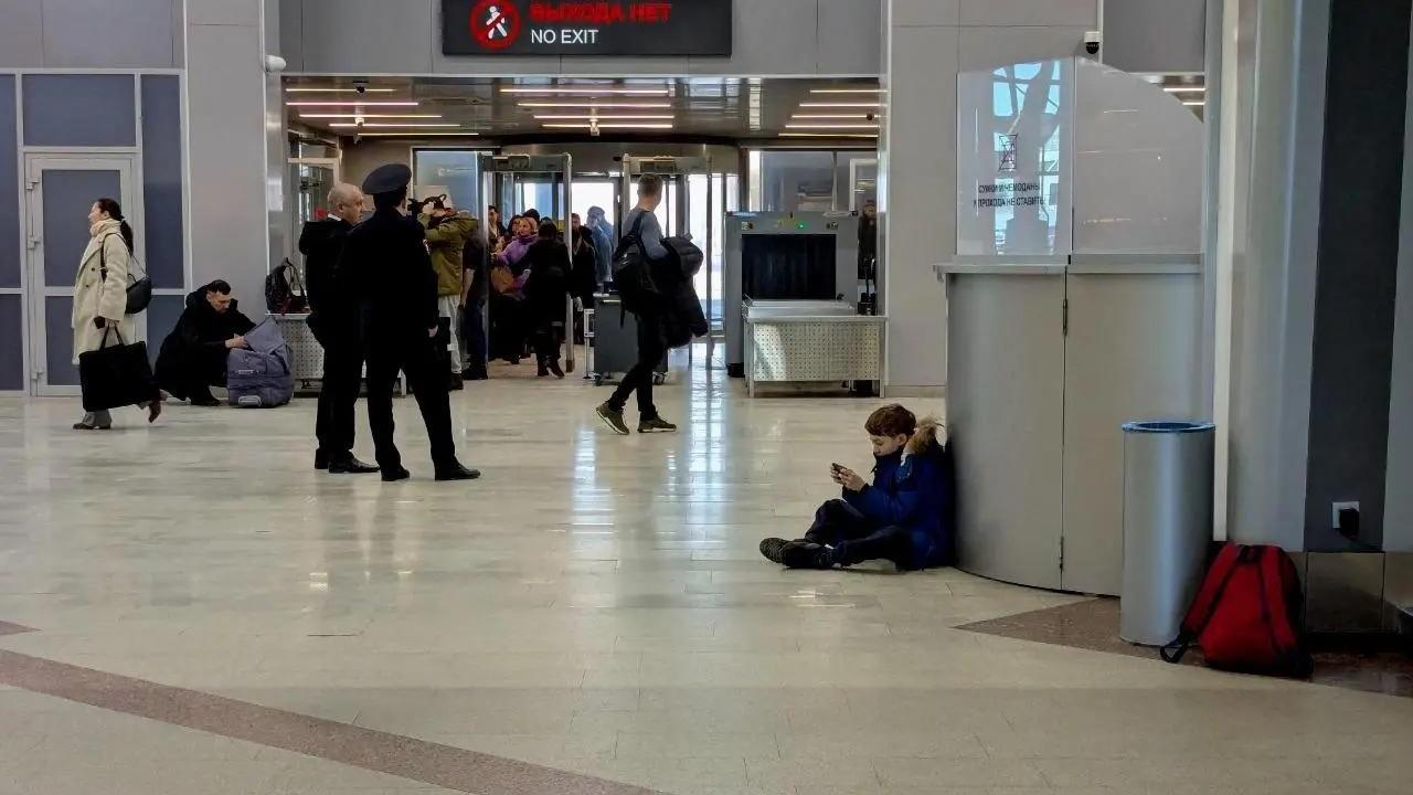 Самолет, который летел в Оренбург, приземлился в аэропорту Уфы из-за угрозы атак БПЛА