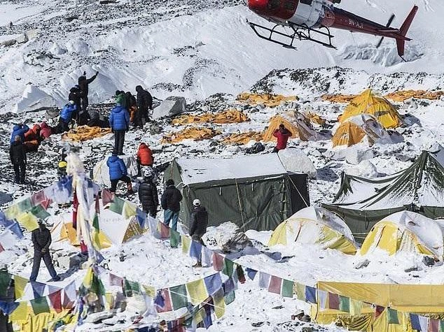 Даже подготовленные альпинисты страдают от высотной болезни | Источник: Reuters