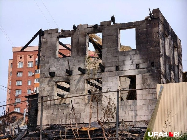 Всё, что осталось от дома | Источник: Булат Салихов / UFA1.RU