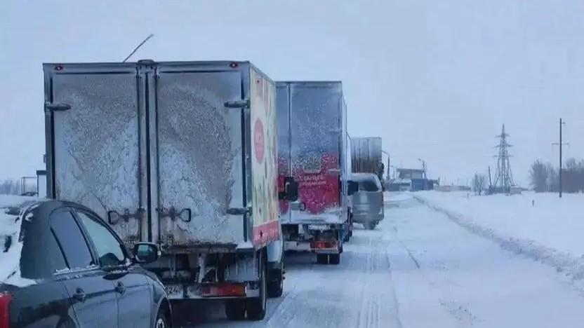 На трассе Уфа — Оренбург перекрыли движение — схема объезда и график