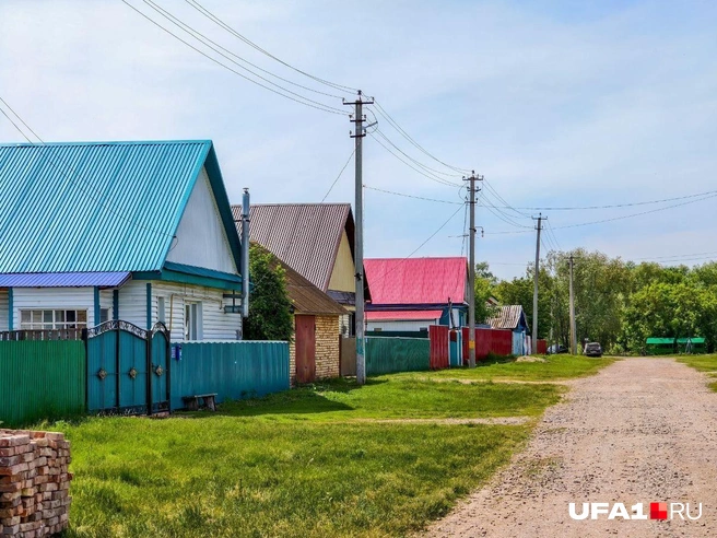 Вид на деревню Байракатуба Туймазинского района — одного из победителей конкурса «Трезвое село» 2025 года | Источник: Булат Салихов / UFA1.RU