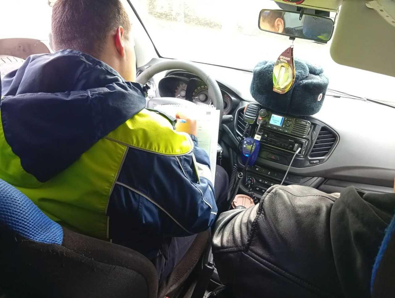 Гаишники наказали мэра уральского города, который посадил ребёнка за руль и устроил скандал с бизне…