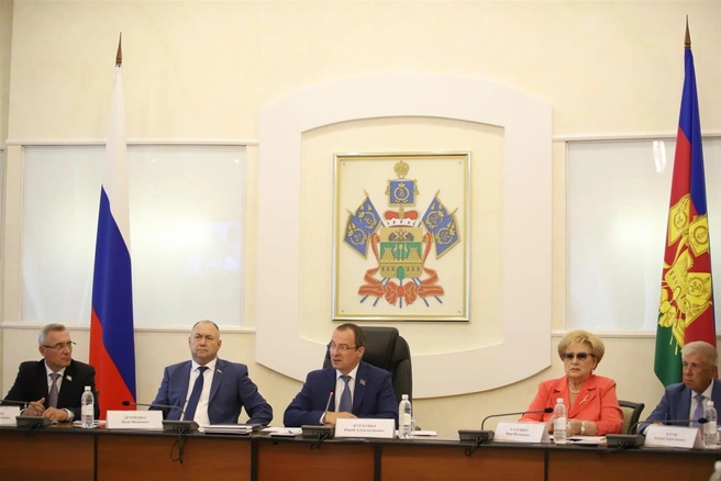Одобренные инициативы направят в Совет законодателей РФ | Источник: пресс-служба Законодательного собрания Краснодарского края