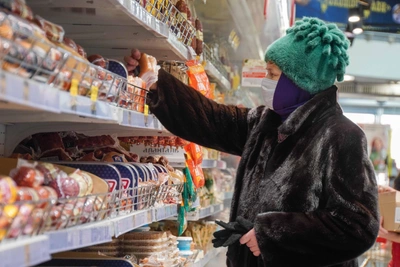 Vladivostok Inmate Gets Moldy Chicken, Cut Tangerines