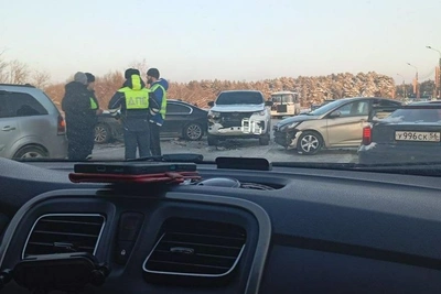 Три машины столкнулись на плотине в Челябинске