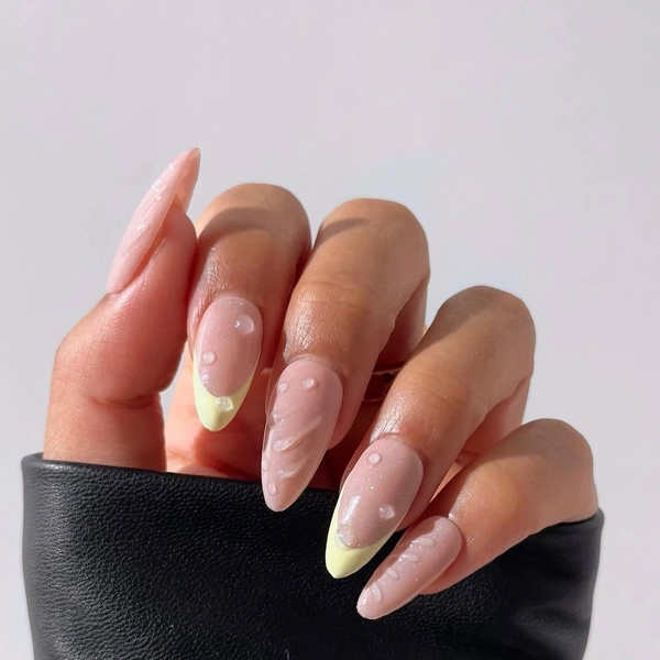 маникюр на новый год 2026, какой маникюр на новый год 2026, цвет маникюра на новый год 2026, какой маникюр делать на новый год 2026 | Источник: Социальные сети