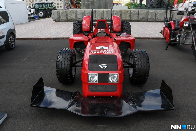 Как вам такая машина от Belarus Tractors? | Источник: Наталья Бурухина / NN.RU