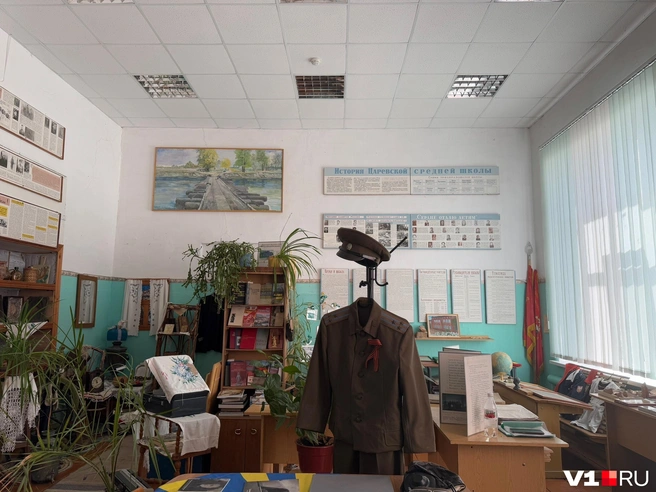 В маленькой комнате целый кладезь интересных экспонатов | Источник: Елена Рублева / V1.RU