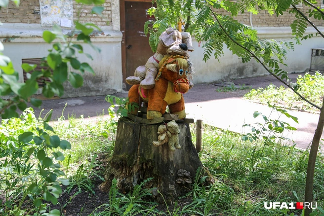 Это не ведьминский алтарь, а высокое искусство