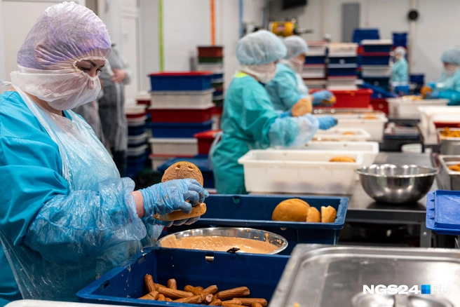 Один бутерброд в среднем требует до минуты | Источник: Мария Ленц / NGS24.RU