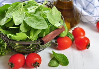 Зачем зажевывать стресс шпинатом и еще 5 фактов об этом овоще, которых вы не знали