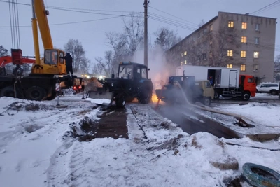 Прорыв теплотрассы в Хабаровске ликвидируют к шести утра