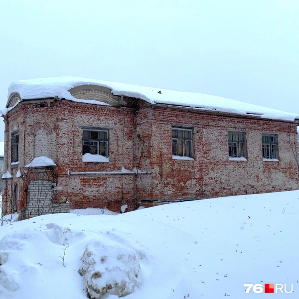 Вид со стороны колокольни