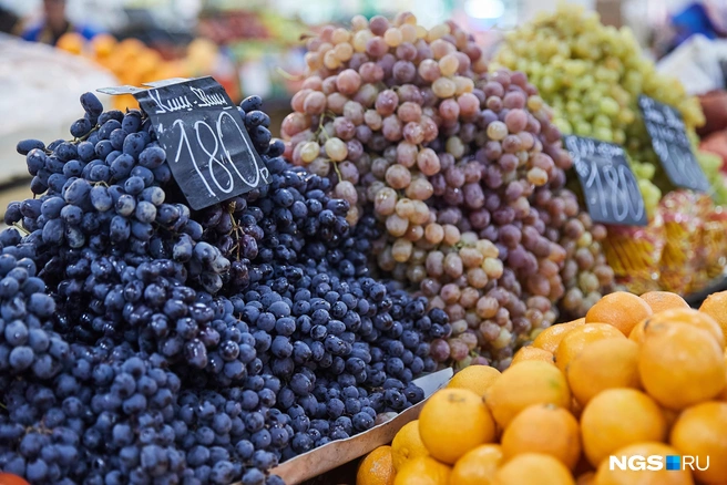 Обратите внимание также и на запах плодовоощной продукции | Источник: Александр Ощепков / NGS.RU