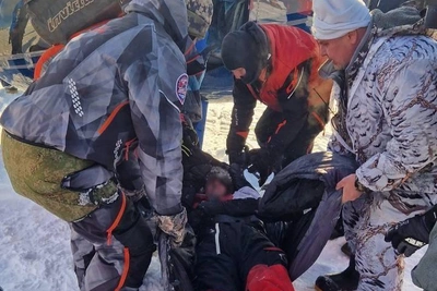 Выжившего на Кваркуше снегоходчика вывезли из пермской больницы