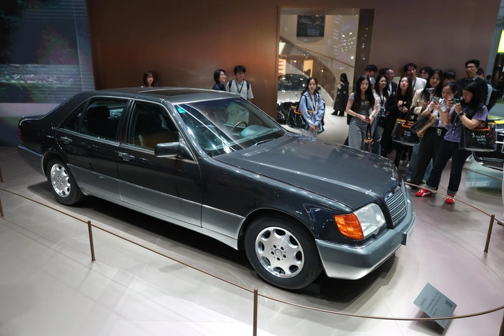 Mercedes-Benz W140 | Источник: China News Service/Getty Images