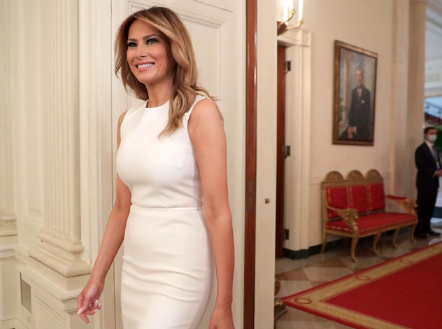 Королева бала: Мелания Трамп на гала-вечере — в роскошном платье и под руку с мужем