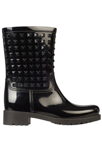 Сапоги ValentinoЦена: 30 700 руб.
Где купить: aizel.ru