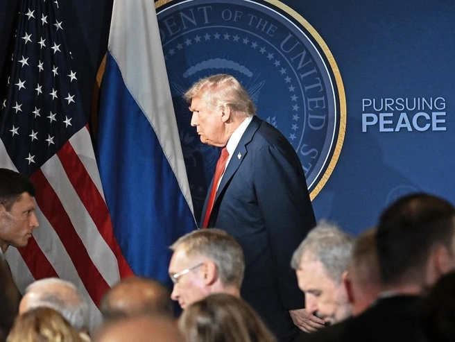 Главный мотив Дональда Трампа, считают аналитики, — промежуточные выборы в Конгресс, на которых республиканцы рискуют потерять большинство из-за роста цен. | Источник: Дмитрий Азаров/Коммерсантъ
