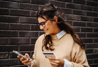 «Подсела на маркетплейсы: понимаю проблему, но остановиться не могу — заказываю и заказываю…»