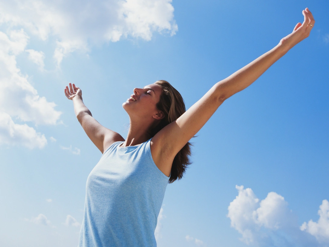 Исцели себя сам: что такое биоэнергетика и как научиться с ней работать | marieclaire.ru