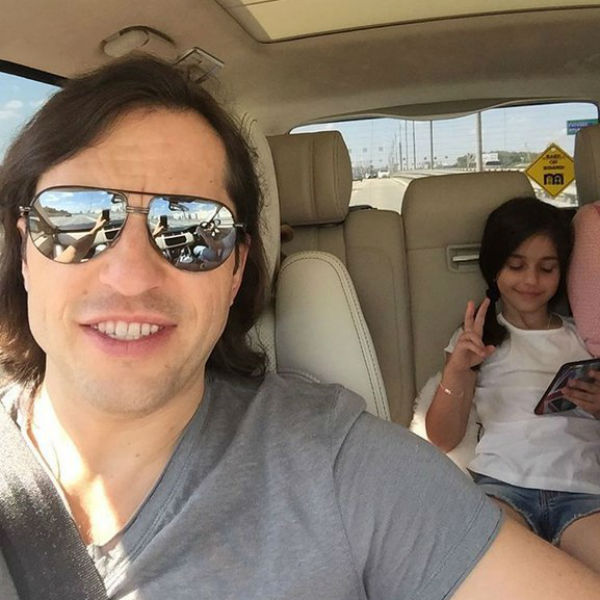 Александр Ревва с Алисой по дороге на рейс в Лондон